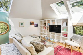 Pet-Friendly Minneapolis Studio Walk to Lake!